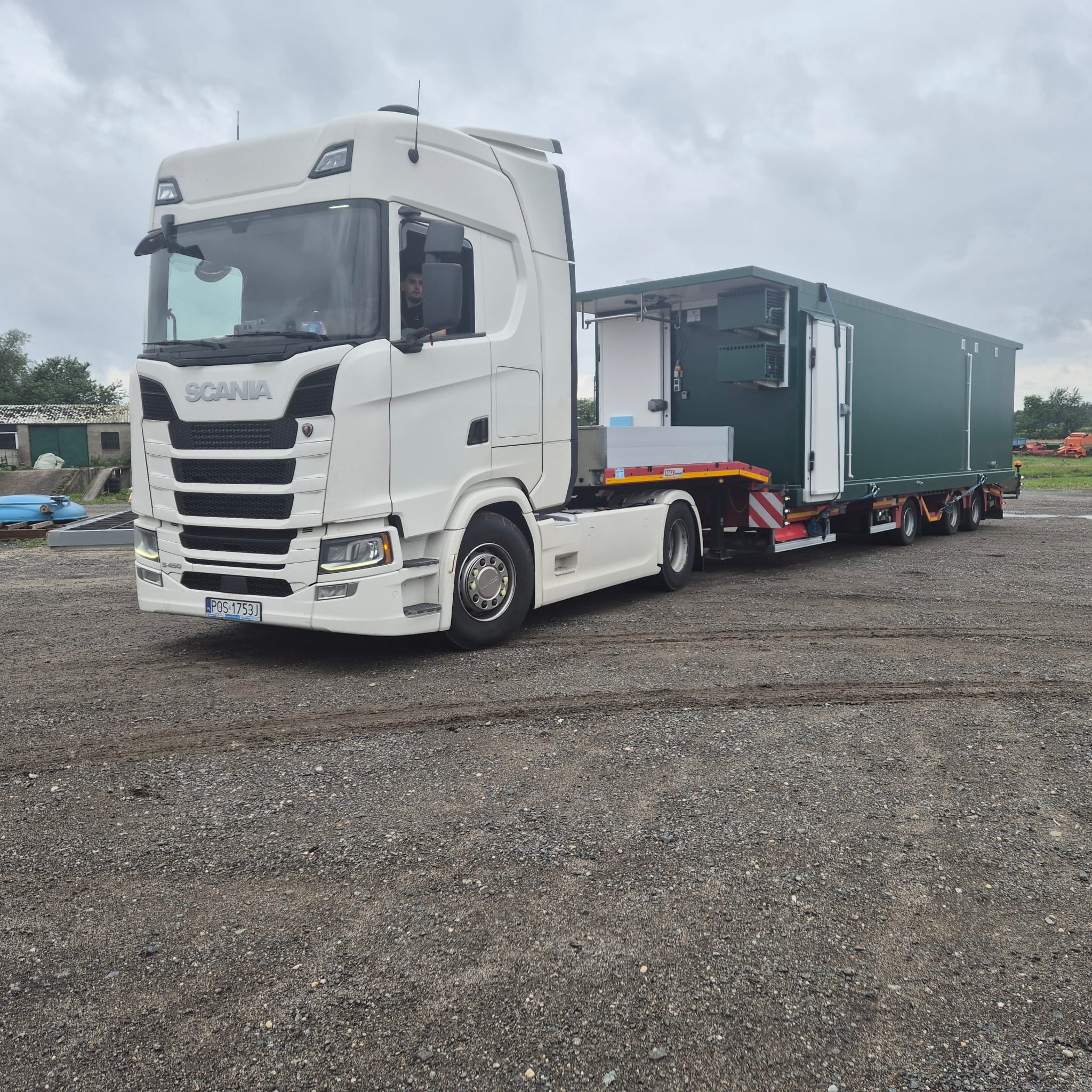 WhatsApp Image 2025-09-03 at 09.47.27